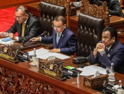 Pendaftaran Calon Kepala Daerah Pakai Putusan MK, Revisi UU Pilkada Batal Disahkan